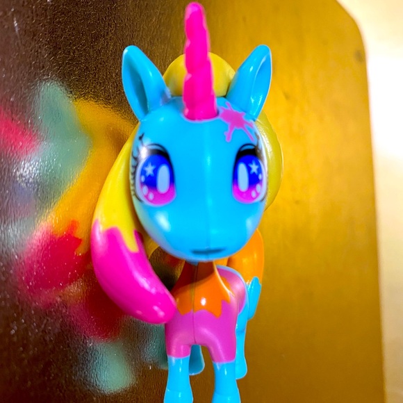 CUTE UNIQUE UNI-VERSE SURPRISE UNICORN SERIES 1 COLLECTIBLE GLAMMIN CAMERYN - Picture 4 of 8